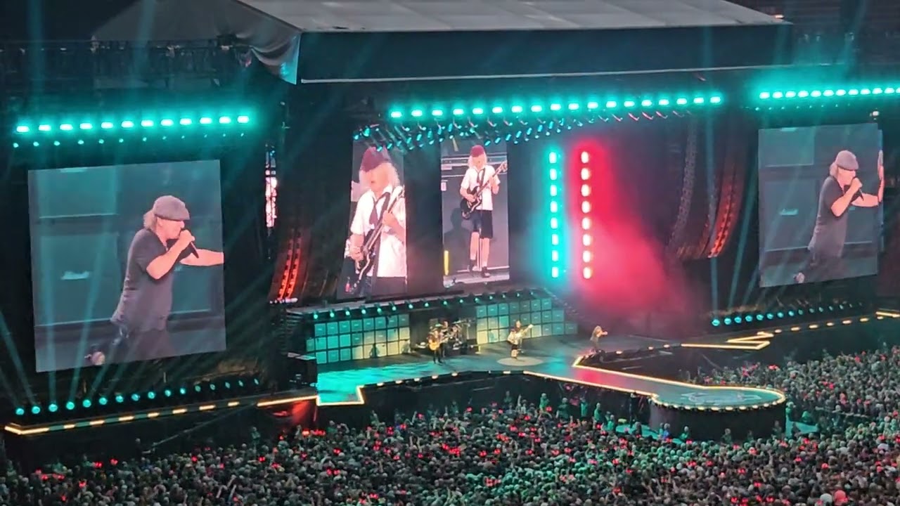 AC/DC - Rock 'n' Roll Train (Live @ Amsterdam  Arena 05-06-2024)