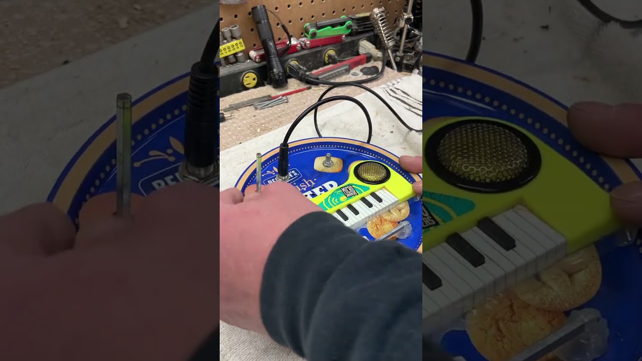 Micro jammers piano toy circuit bent