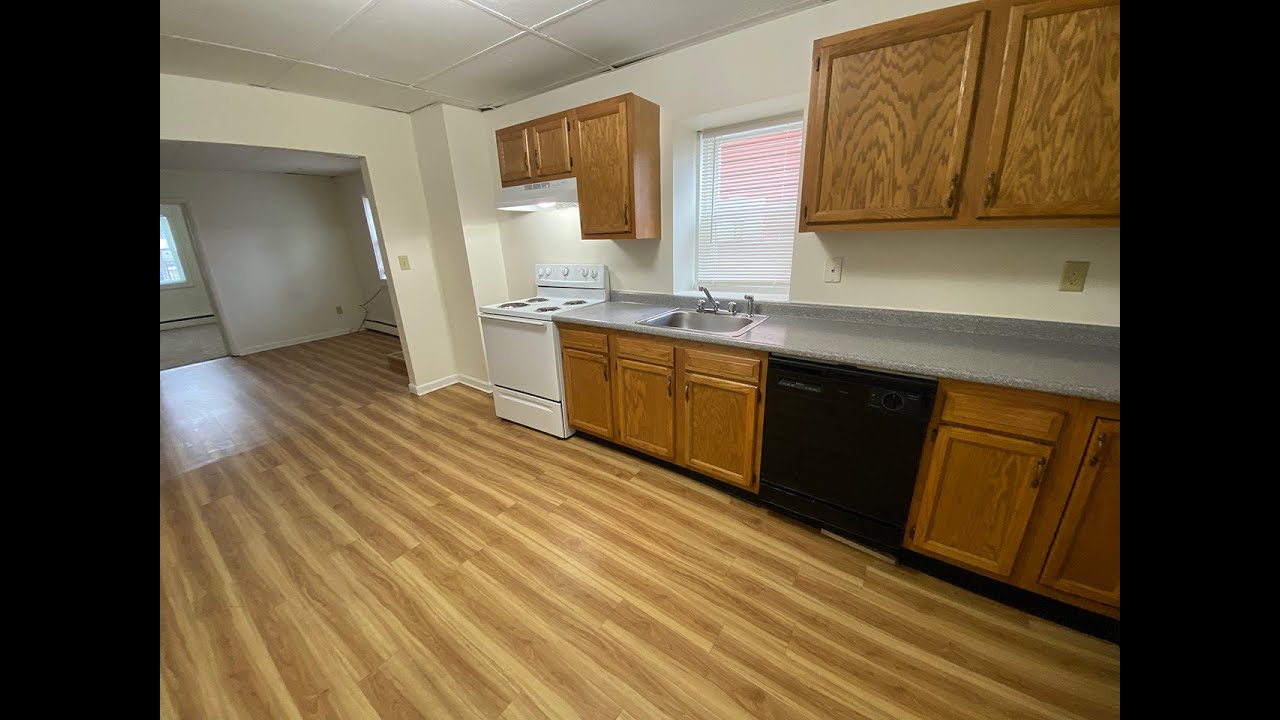 135 Second Street 1S - Video tour a two bedroom first floor apt on Manchester's West Side