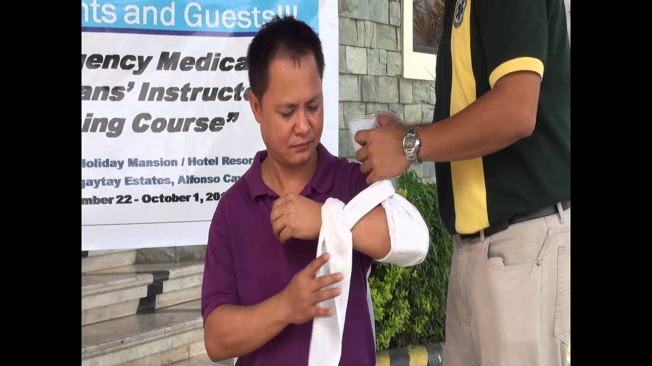 Open fracture,Elbow using Semibroad Triangular Bandage