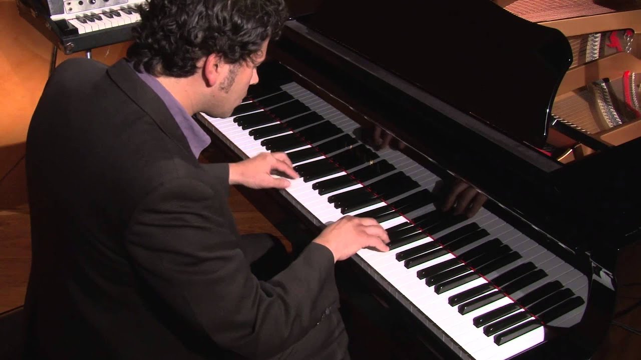 Intermezzo No. 4 de Luis A. Calvo. Interpreta Ernesto Bejarano.