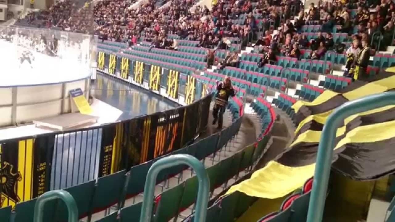 Jonas drar igång AIK-klacken (AIK-VIK 6-1)