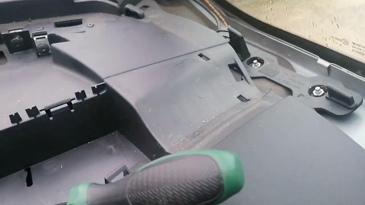COMMENT DEMONTER TABLEAU DE BORD CITROEN C4 PICASSO 2007