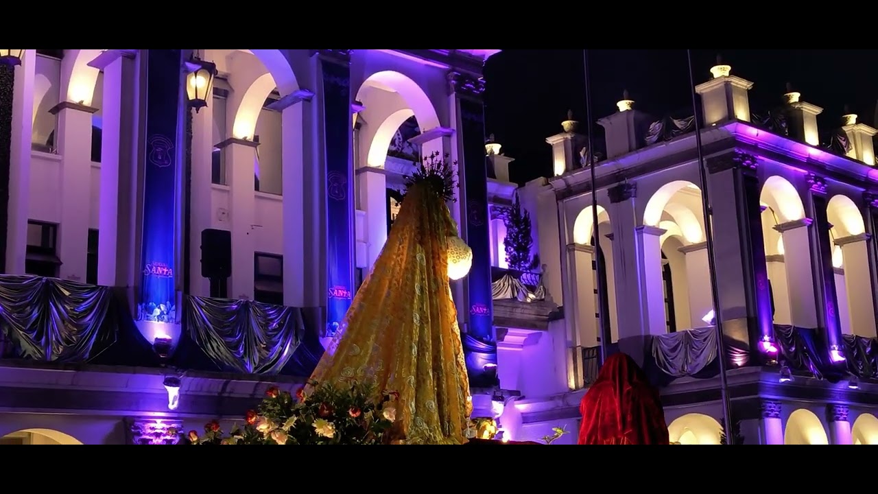 Venerada Imagen de la Santísima Virgen Rezadora del Rihú