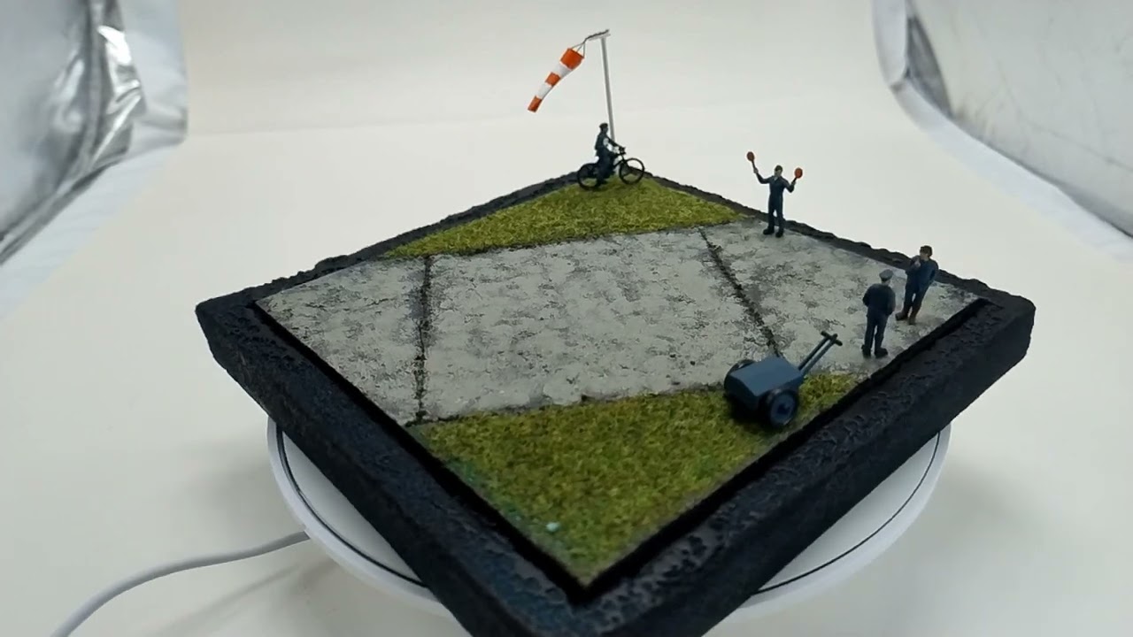 Diorama airfield base small