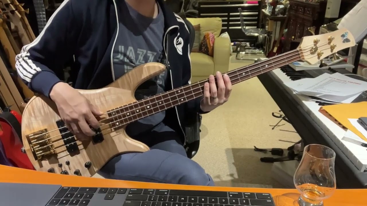 Fodera Monarch 4 Standard test drive