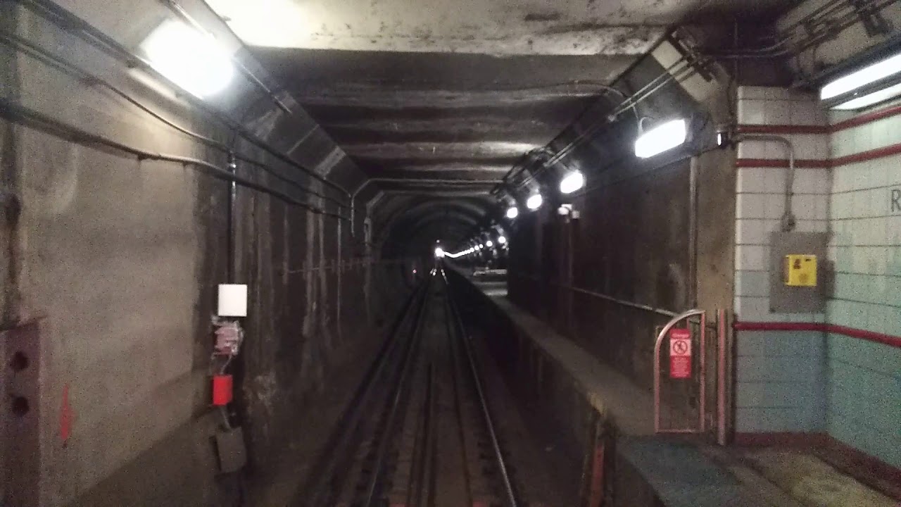 Red Line Trains to Ashland/63-Englewood Howard