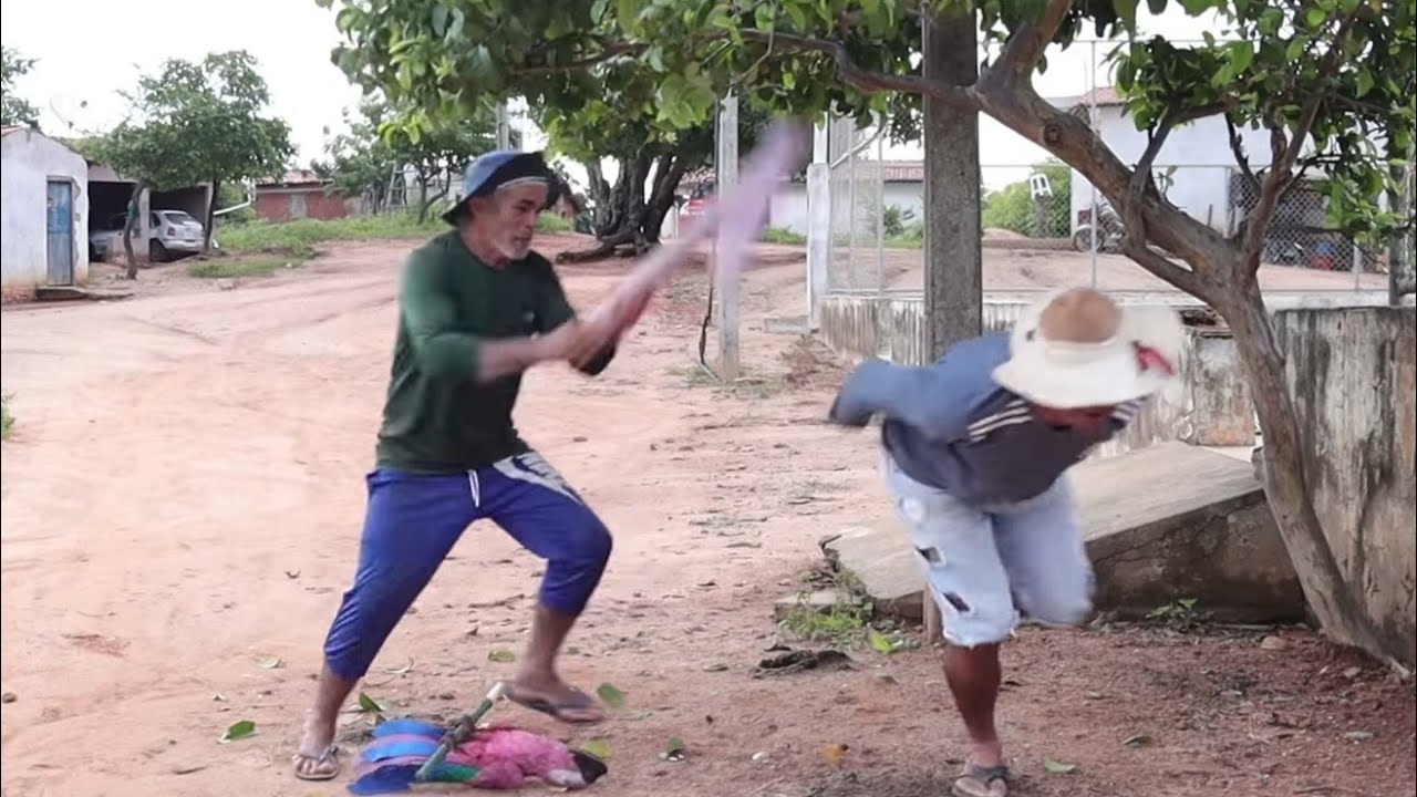 seu antonio deu uma paulada no padre