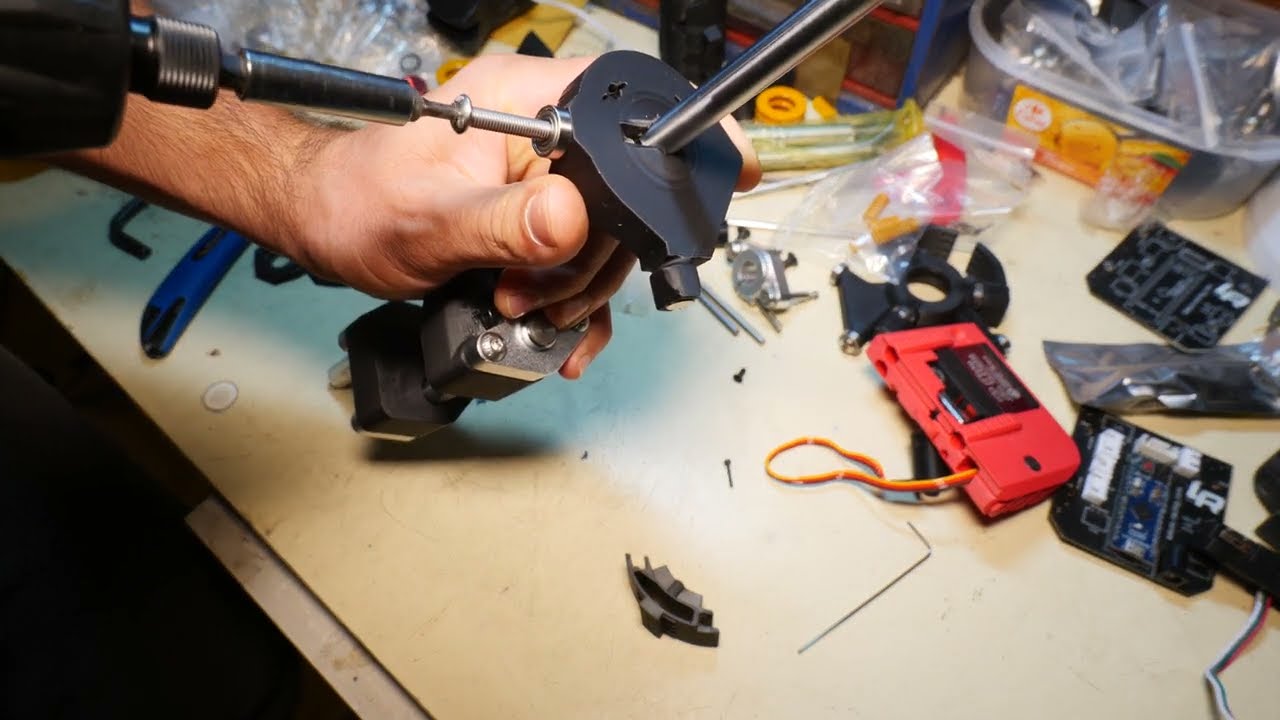 Boite SRT V10 : L'assemblage pas &agrave; pas tourn&eacute; dans des conditions scandaleuses !!!