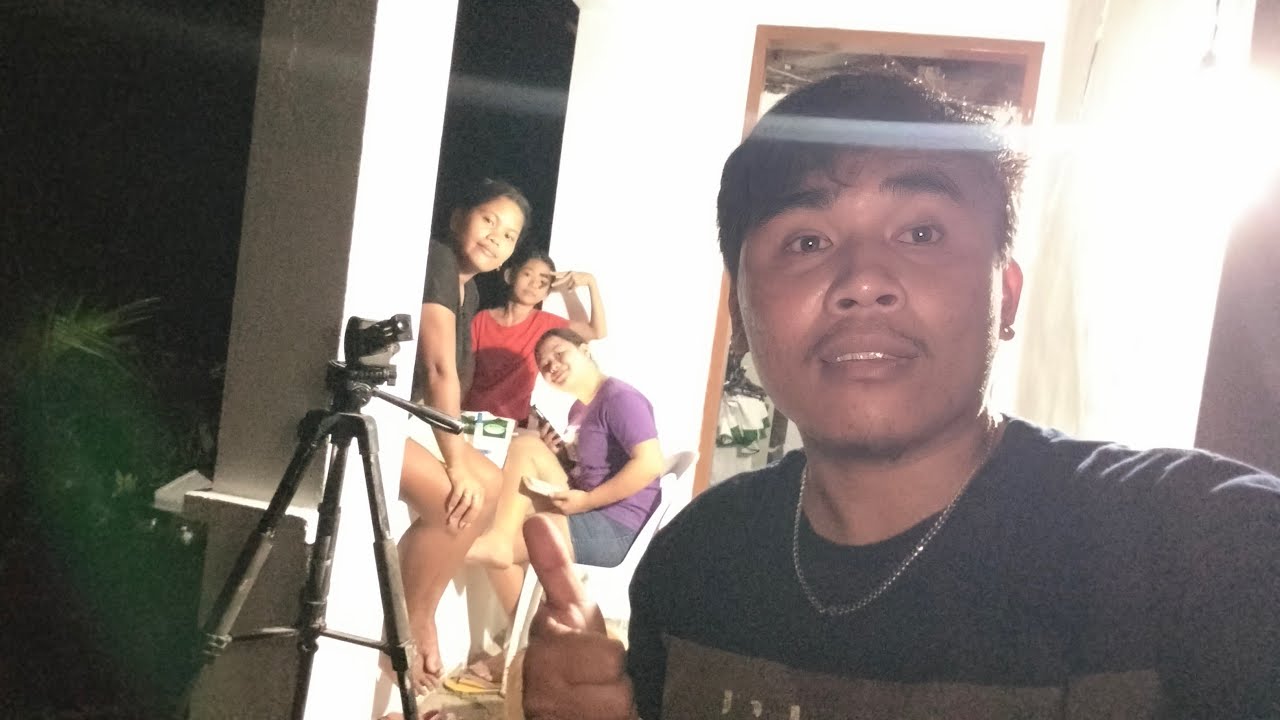 MASAYA NA SILA NAKABIT NA ANG SOLAR STREET LIGHT SA TULAY