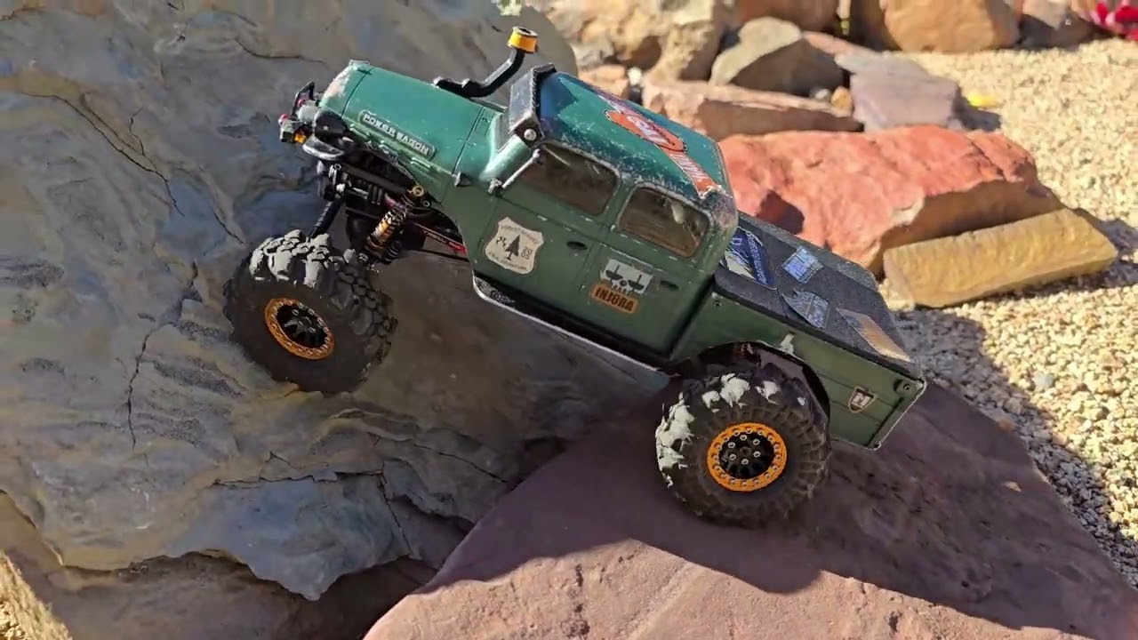 What do limiting straps do for RC rock crawlers?