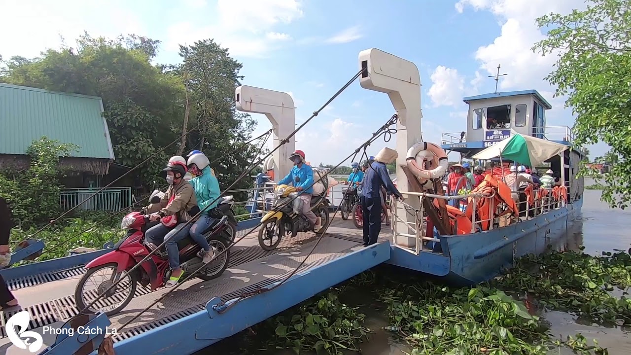 Bến phà An Sơn - Nhị Bình qua sông Sài Gòn kết nối Tp.HCM và tỉnh Bình Dương