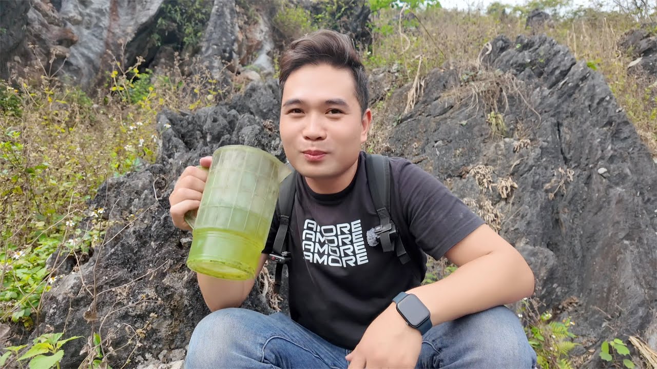 Hoang Mang 2 Ông Bà Tiên Sống Gần 100 Năm Trên Vách Núi Đá Uống Nước Toàn Bọ Gậy . Pheng Pheng Vlog