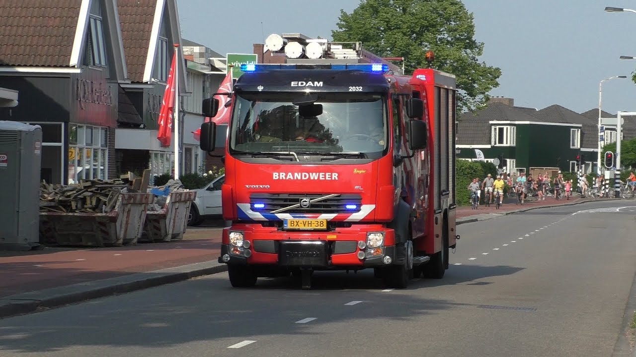 [2X Peloton] Veel Brandweer met Spoed naar een Grote brand in Zaandijk bij Olam Cocoa