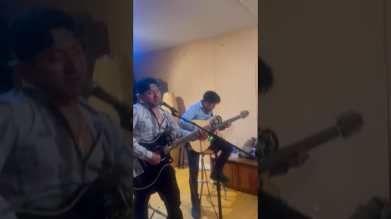 Entre perico y perico Estilo El Compa Robert y Sus parientez 