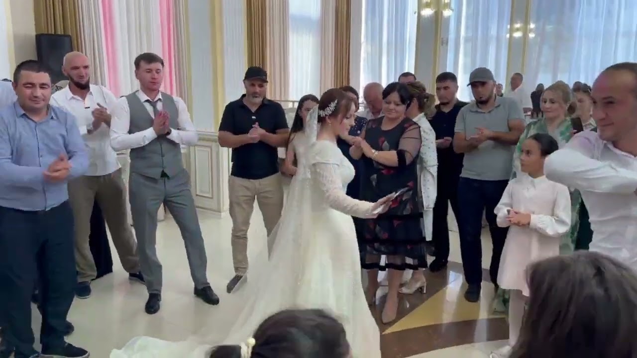 Фатима Аллахвердиева на свадьбе.2024г. 🙋‍♀️С.АХТЫ. б/З.САМУР 