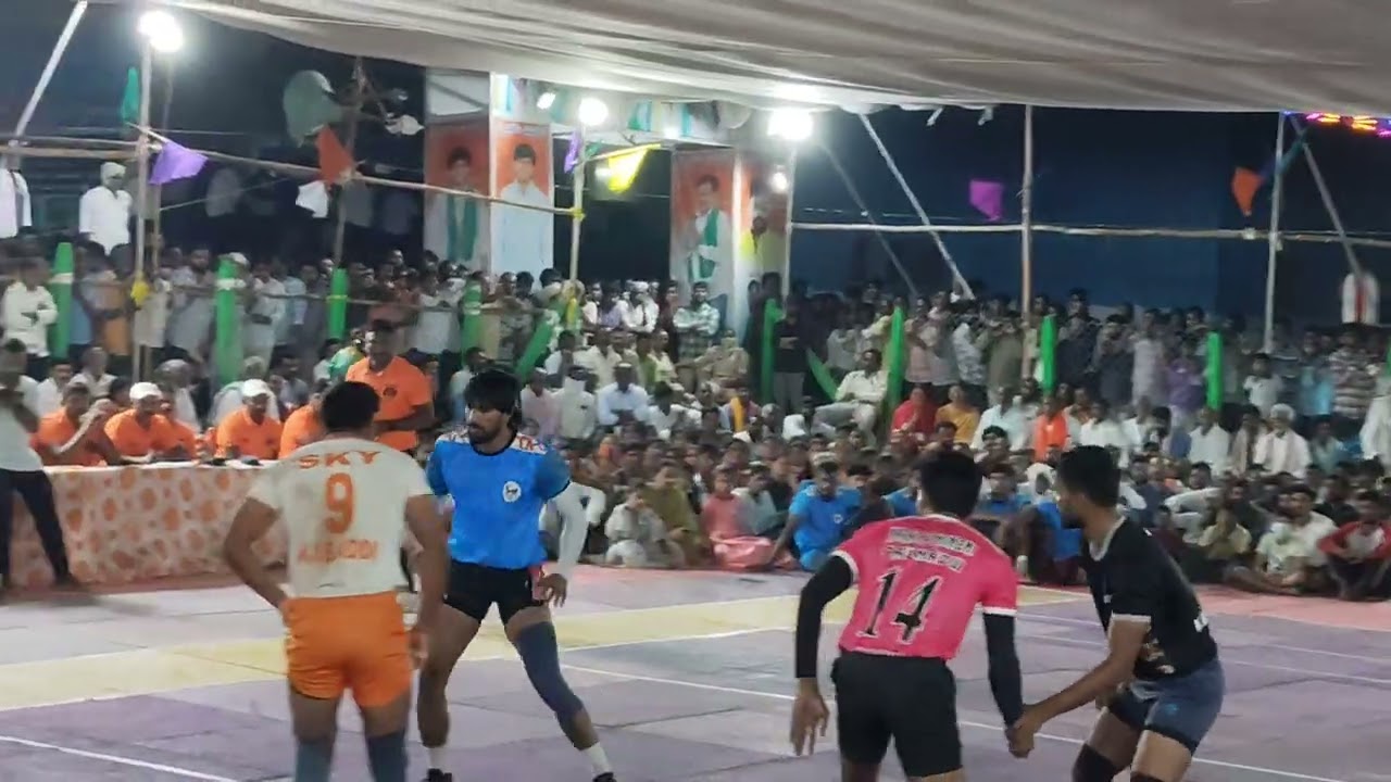మా ఊర్లో మహాశివరాత్రి కబడి పోటీల్లో  సెమీ ఫైనల్ మ్యాచ్. బాపట్ల వర్సెస్ హైదరాబాద్  🦵🦵🦵✊✊✊✊🤜🤜