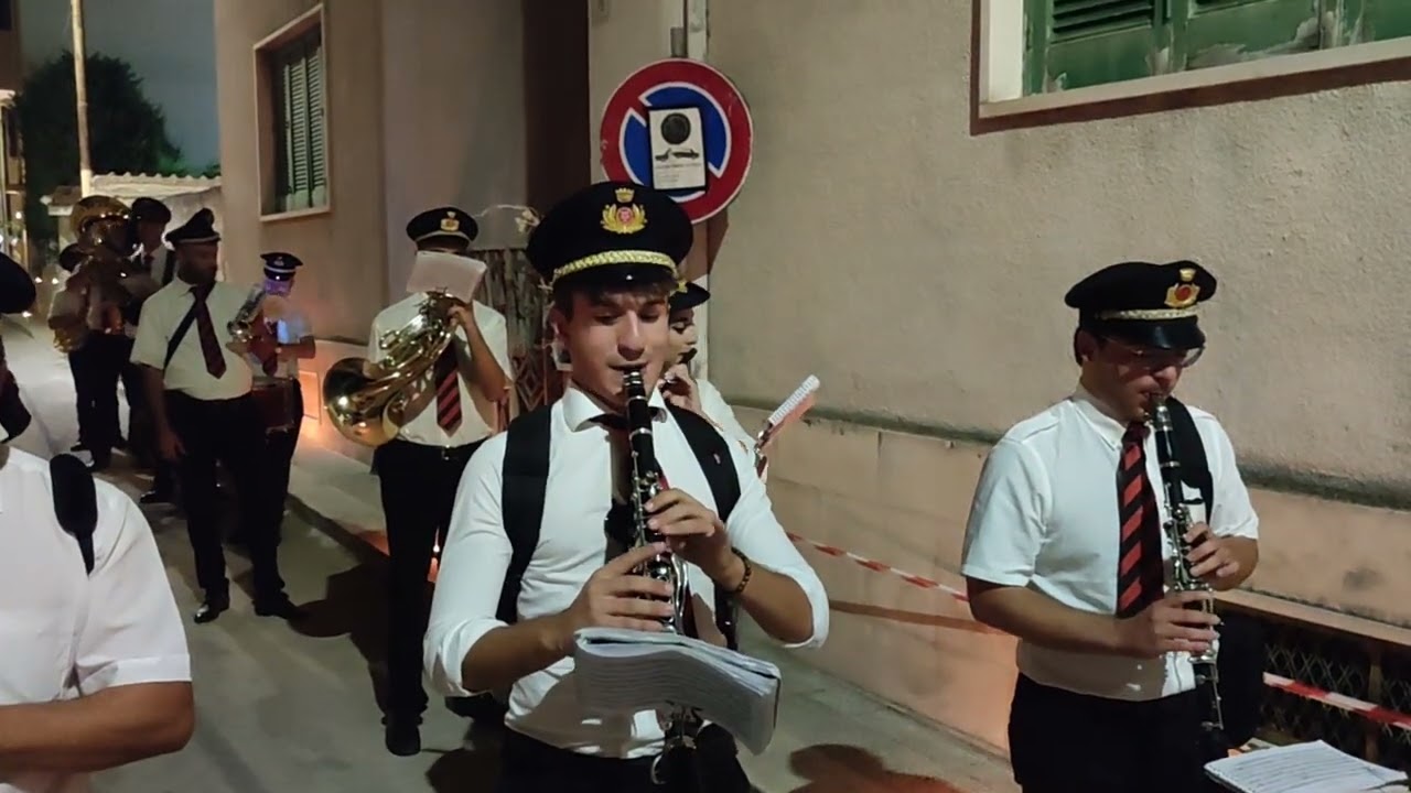 Marcia L' Orientale Banda di Triggiano 3/9/23 Adelfia Processione Madonna della Pietà