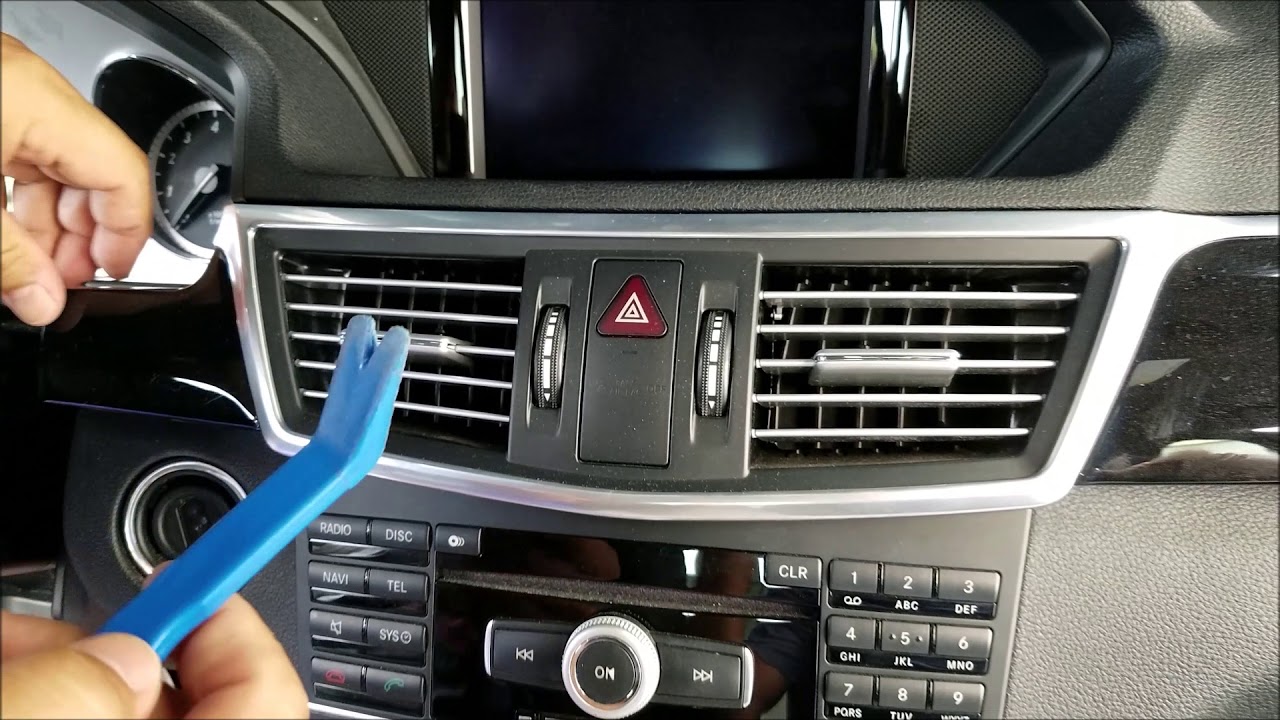Как снять радио / навигацию / управление с Mercedes E350 2010 года для ремонта.