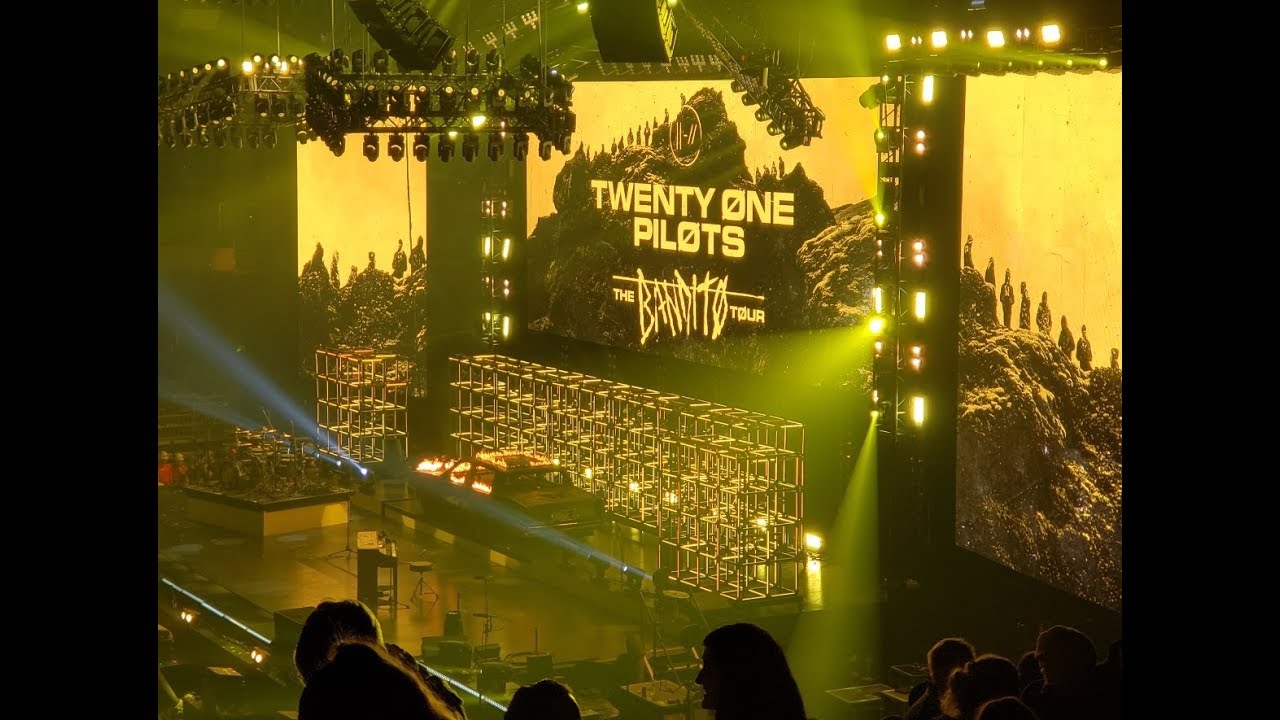 ||-// twenty one pilots: The Bandito Tour Live in Phoenix, AZ 11-09-18 @ Talking Stick Resort Arena