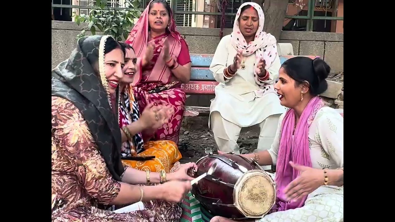 देहाती लोकगीत #मजाक से लोटपोट 🤣😀गोरे गोरे गाल अपने मायके से लाई इन्हें चूमता डोले #लोटपोत्देह