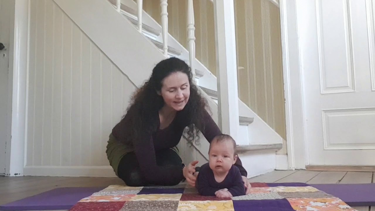 Trilleøvelse - Lær baby at trille fra ryg til mave 💜