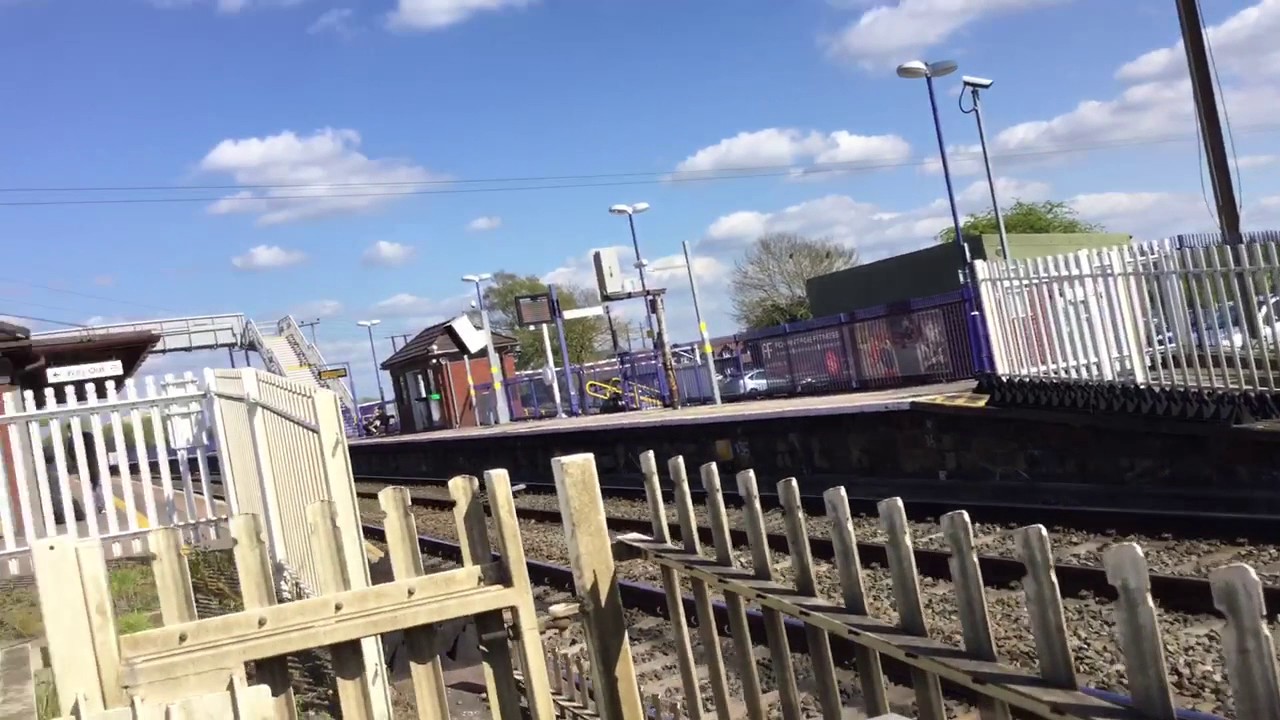 Thatcham Station Level Crossing (Berks) Saturday 22.04.2017
