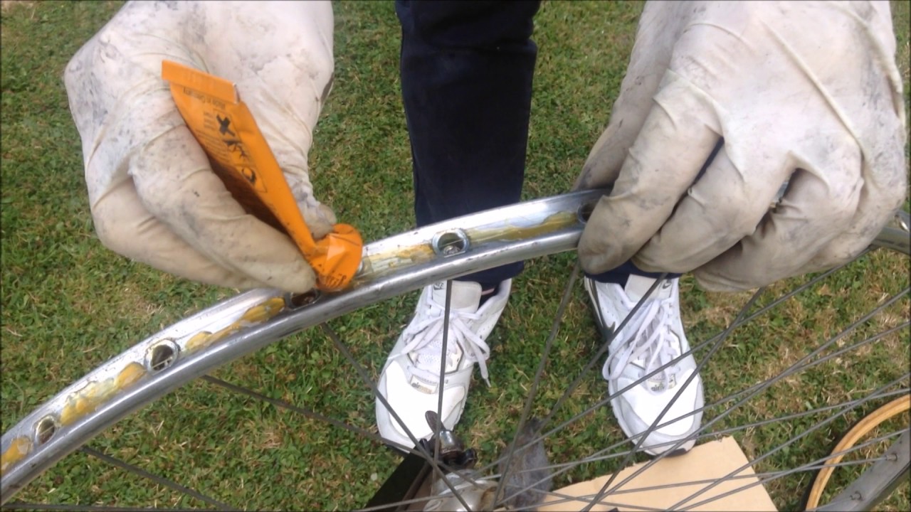 How to Change a Tubular Tyre on a Vintage Tubular Wheel