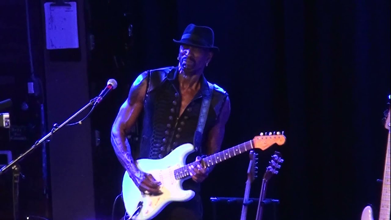 Dennis Jones What Kind of Woman is This LIVE at The Coachhouse musicUcansee 3
