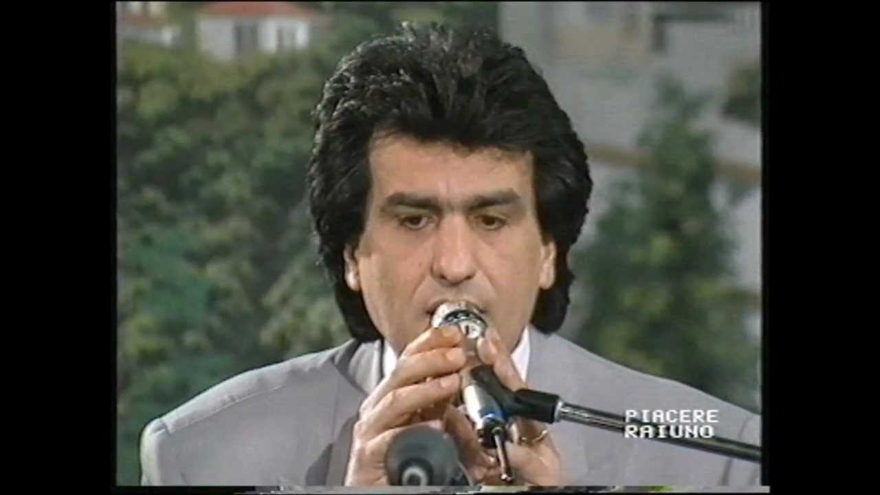 28 febbraio 1991: è scoppiata la pace. Toto Cutugno canta Gesù Bambino di De Gregori