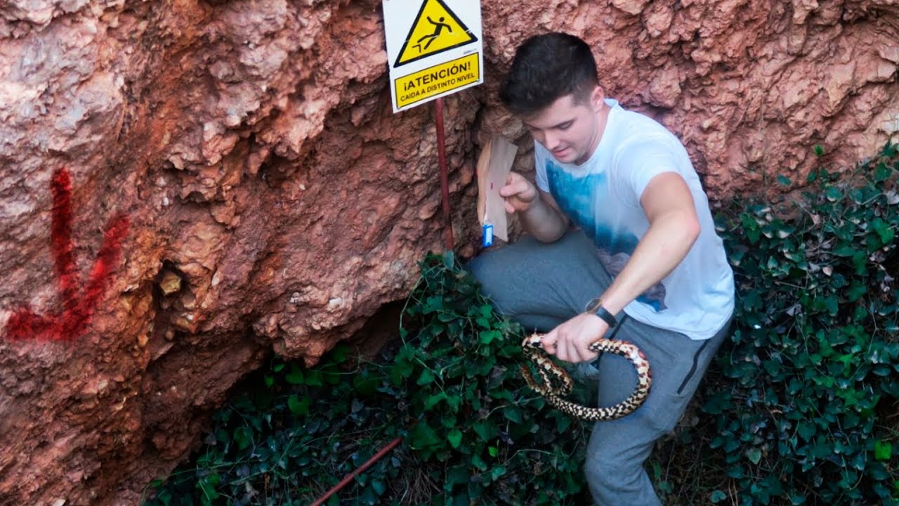 ENCUENTRO UNA SERPIENTE DENTRO DE UN VOLC&Aacute;N | Las llaves misteriosas