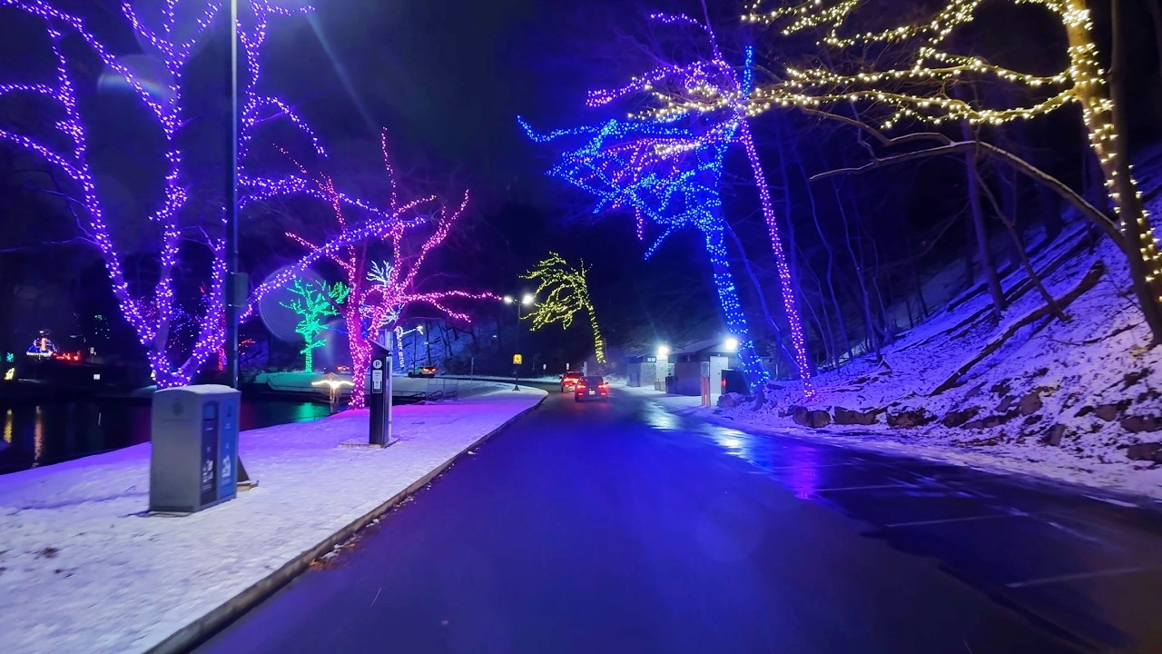 Nigara Falls Christmas Lights Drive Thru - Dufferin Islands Lighting Displays