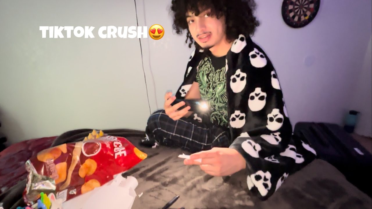 MY TIKTOK CRUSH SLEPT OVER MY HOUSE!!😍