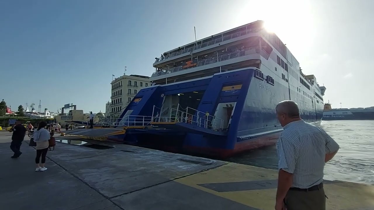 Blue Star Naxos (Blue Star Ferries): Άφιξη στον Πειραιά! // Βlue Star Naxos: Arrival in Piraeus!