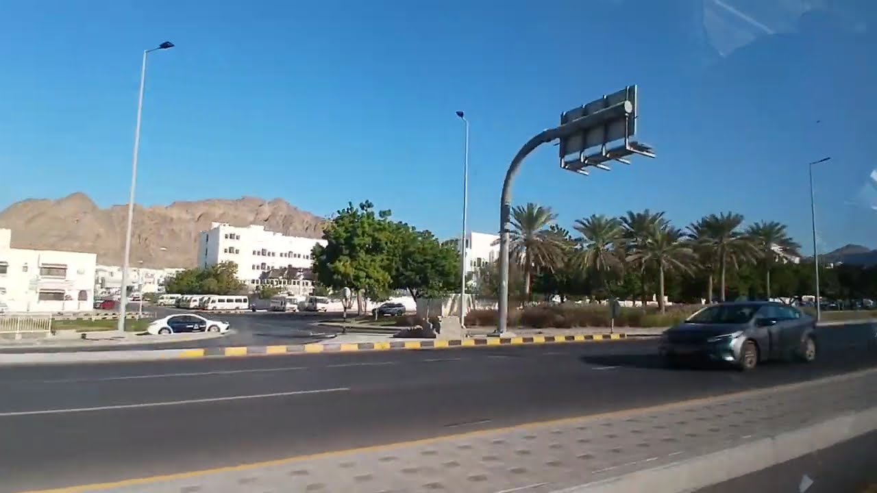 🌇 Ruwi Muscat Evening Walk | Stunning City Lights & Busy Streets | روية مسقط وقت الغروب
