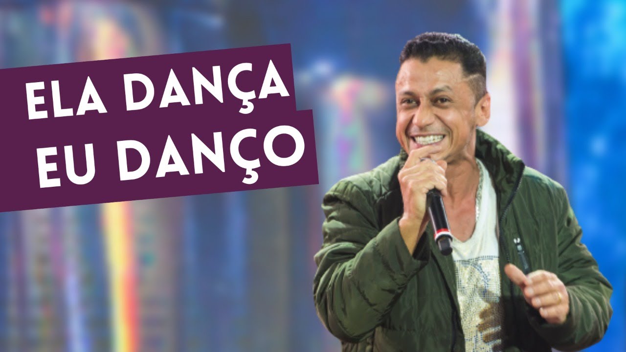 MC Leozinho canta 