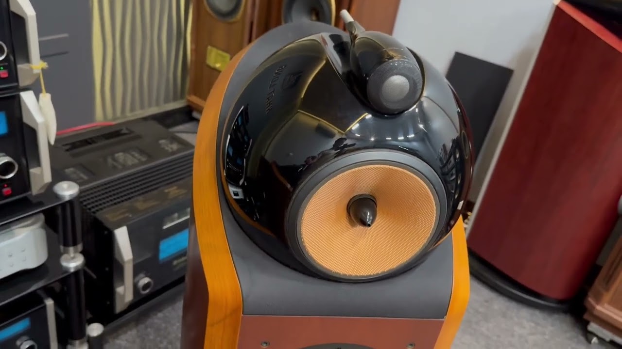 Hàng Hót Cho Các Bác Đây! Loa B&W 802 Nautilus đôi loa được nhiều các Bác ưa chuộng.