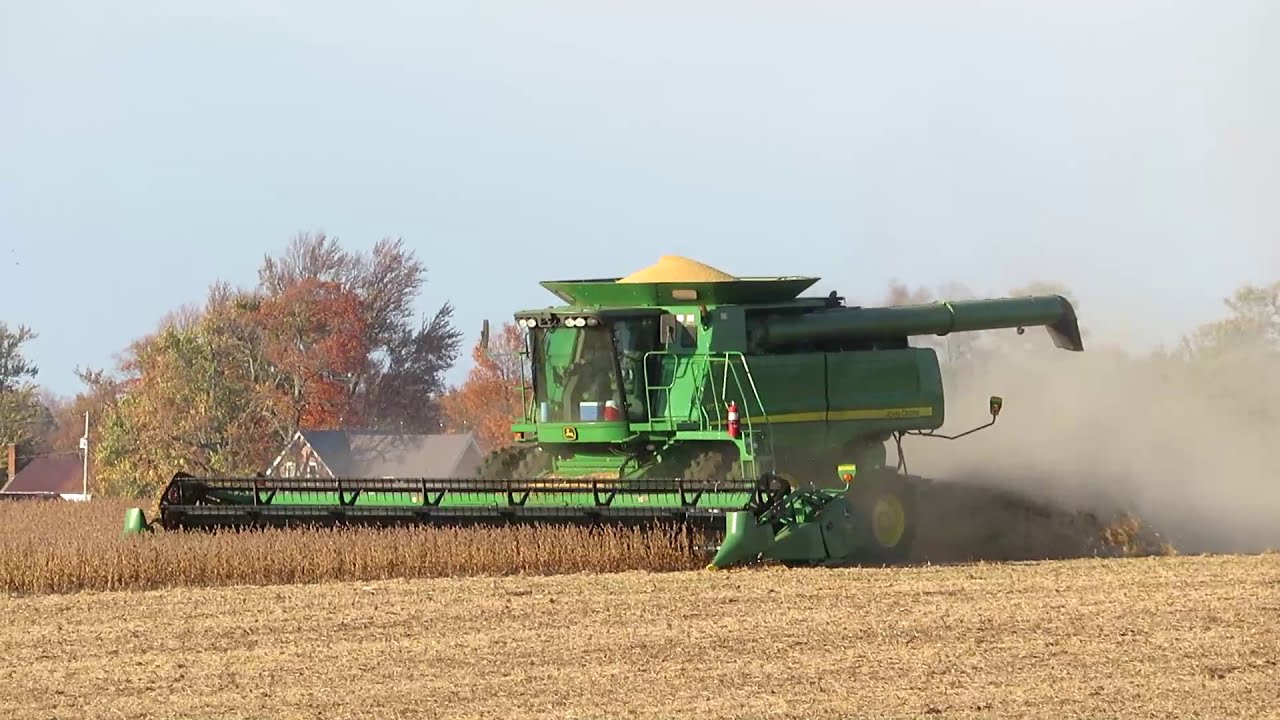 Harvest 2020 | John Deere 9870STS Combine Harvesting Soybeans | Soybean Harvest 2020