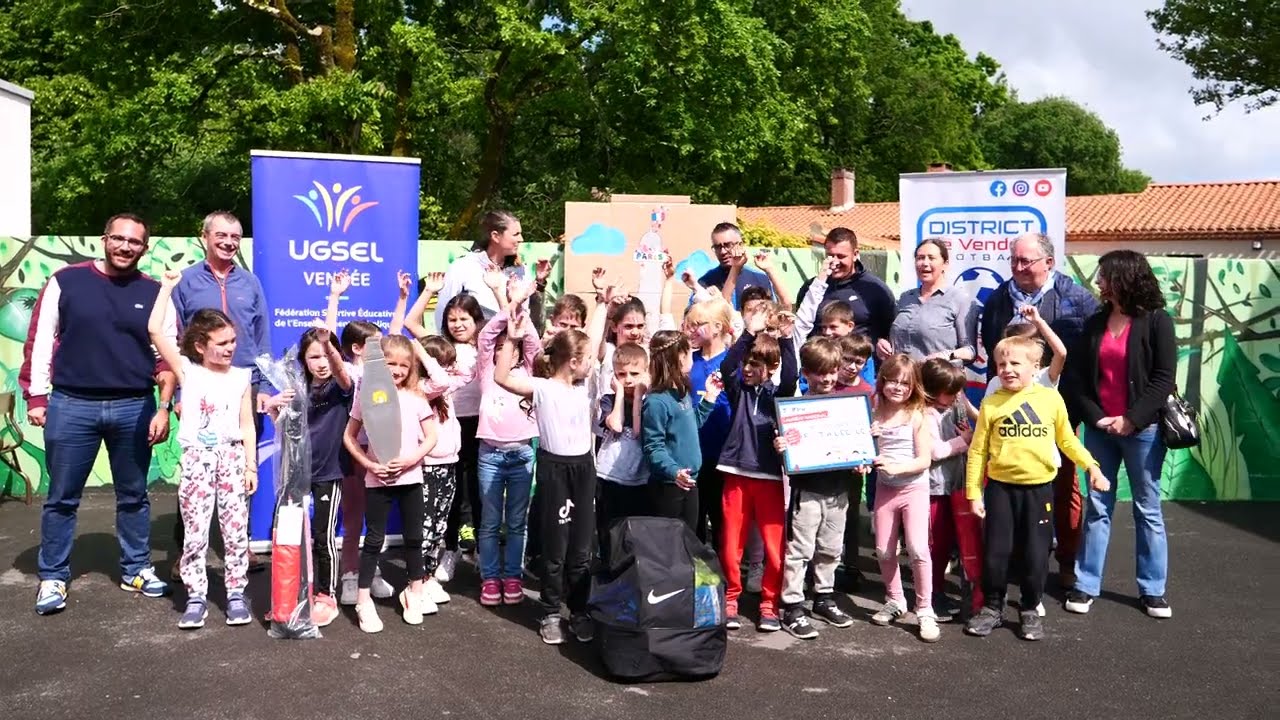 Concours foot à l'école - l'école Jeanne d'Arc de Landeronde primée au National