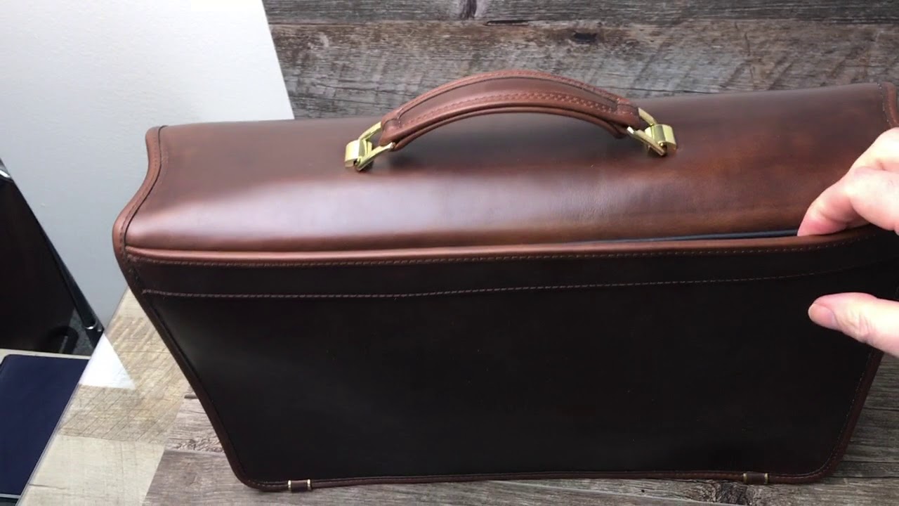 Mitchell Classic Briefcase - A Closer Look