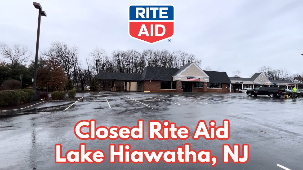 Аптека Rite Aid в Лейк-Хиавате, штат Нью-Джерси, закрыта.
