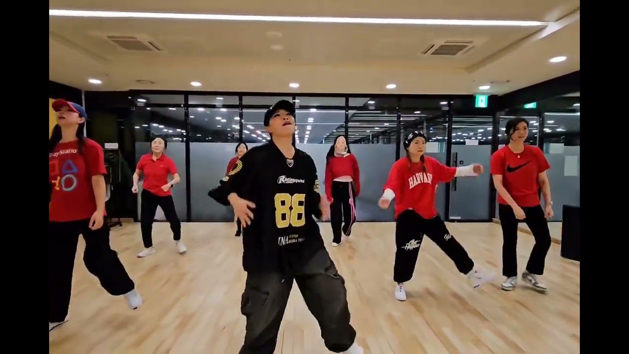 멋쟁이신사 mix (YG Family)ㅡMC 해머 2 Legit 2 Quit #힙합베이직#한국GX피트니스협회세미나#hiphop#깜뎅이써니창작안무#송도더샵퍼스트파크14단지 저녁반