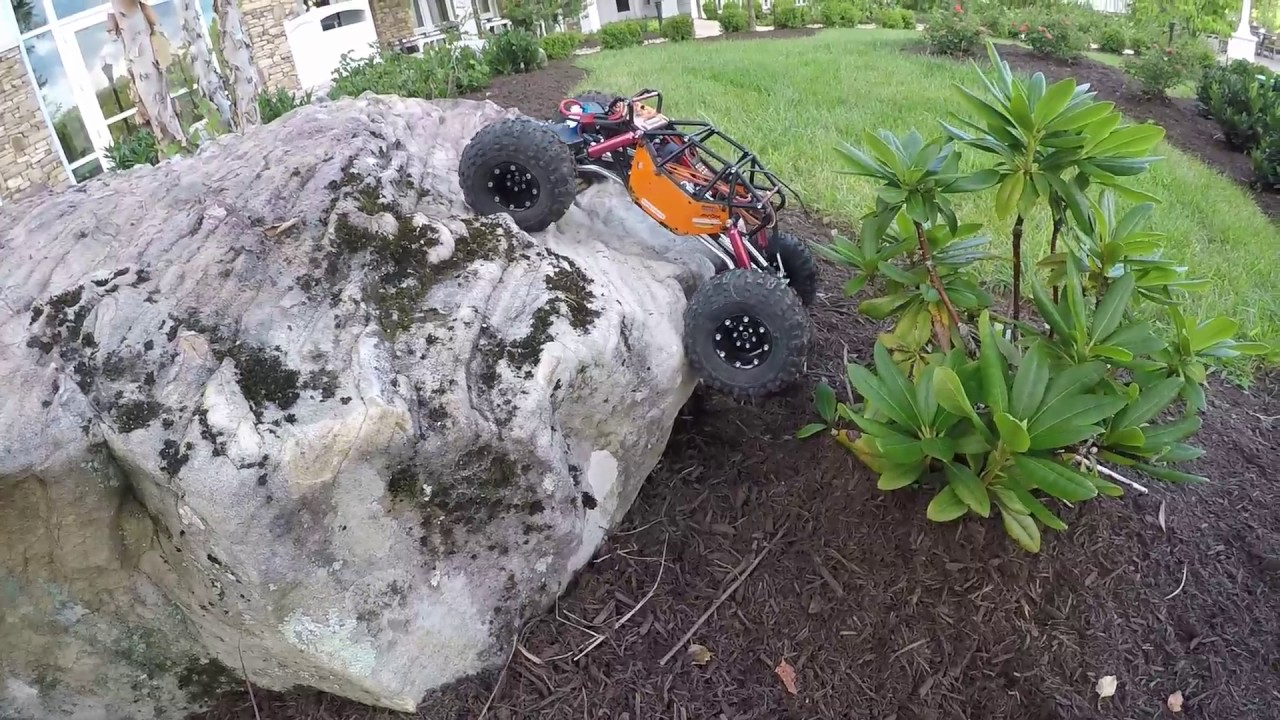 G-Made R1 Crawling