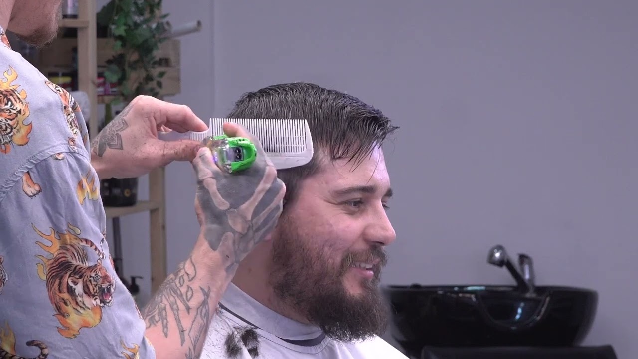 O corte de cabelo social mais simples que você vai ver - Adri Barbeiro
