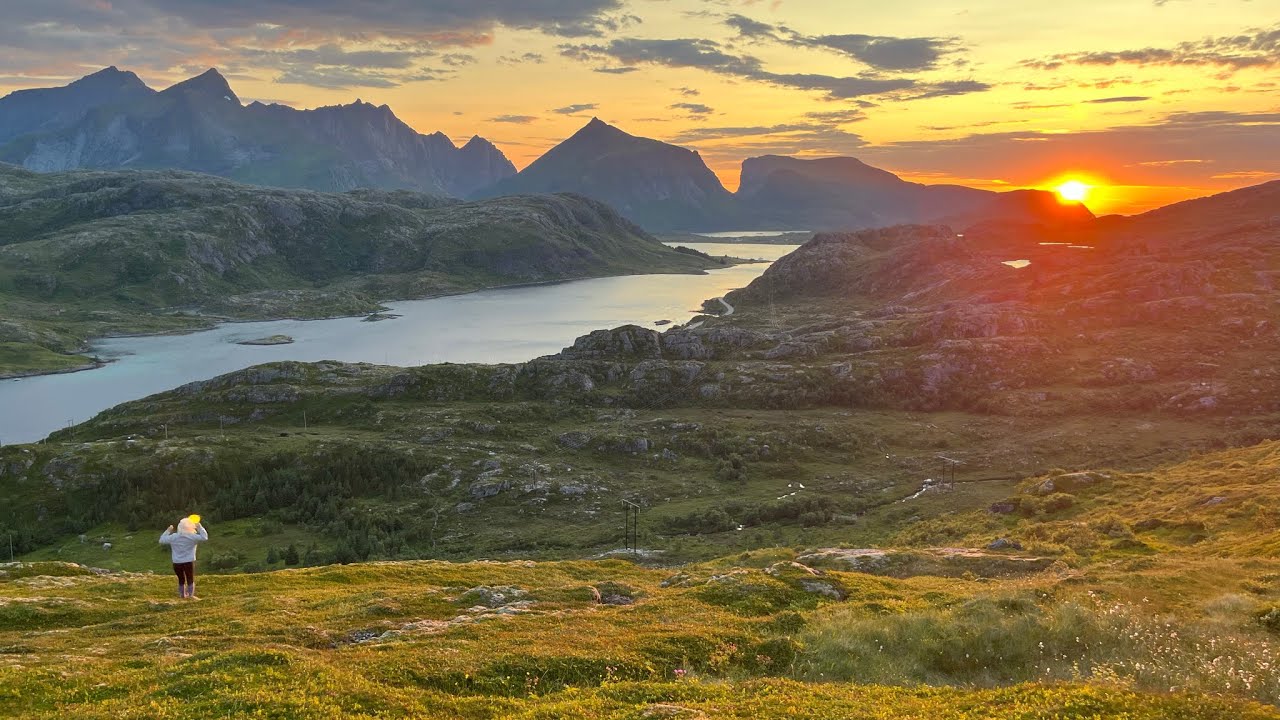 Midnight sun at Flakstadøya, Lofoten, Norway