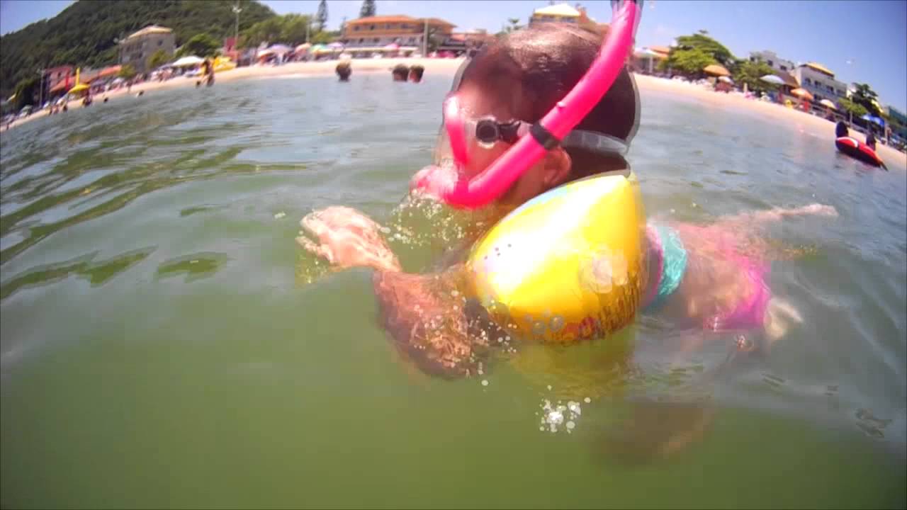 Gabriela na praia de Enseada - S. Fco. do Sul - SC