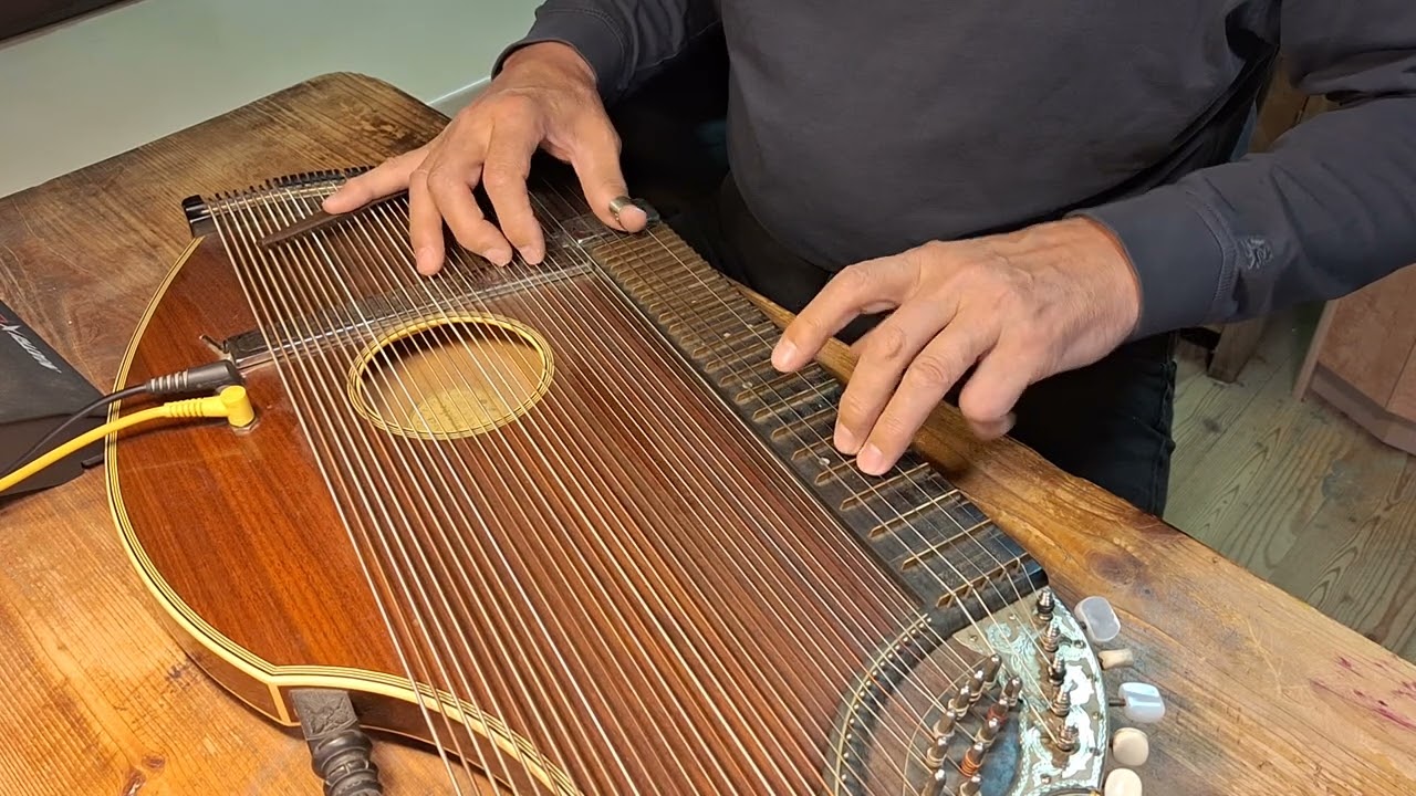 Gitarren klingen leise durch die Nacht
