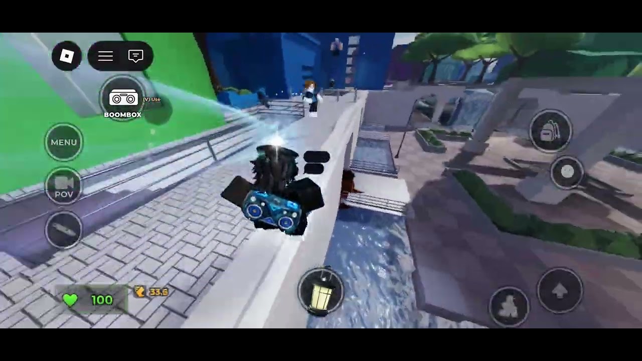 Trolling as a boy in evade and trying to rizz people up with my negative rizz😀