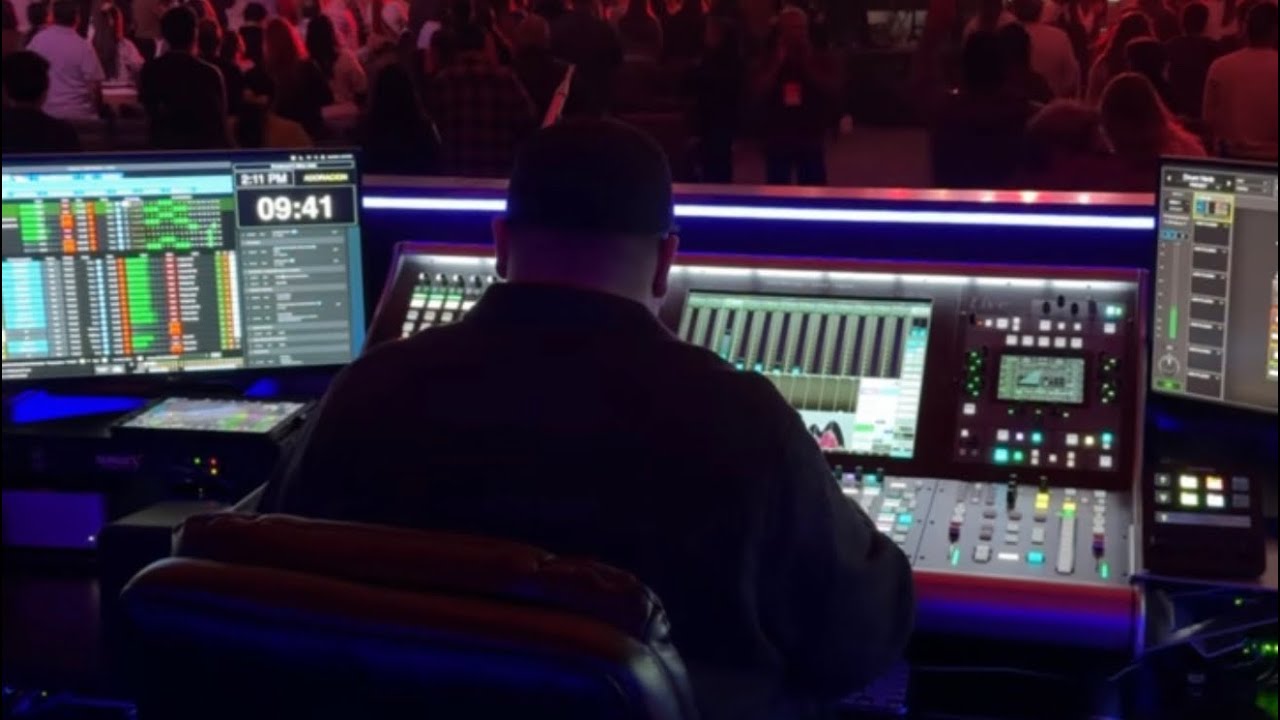 A peek BTS at what I do on Sundays as the Audio Director at @Gracehoustontx  @GraceEspañolHouston 