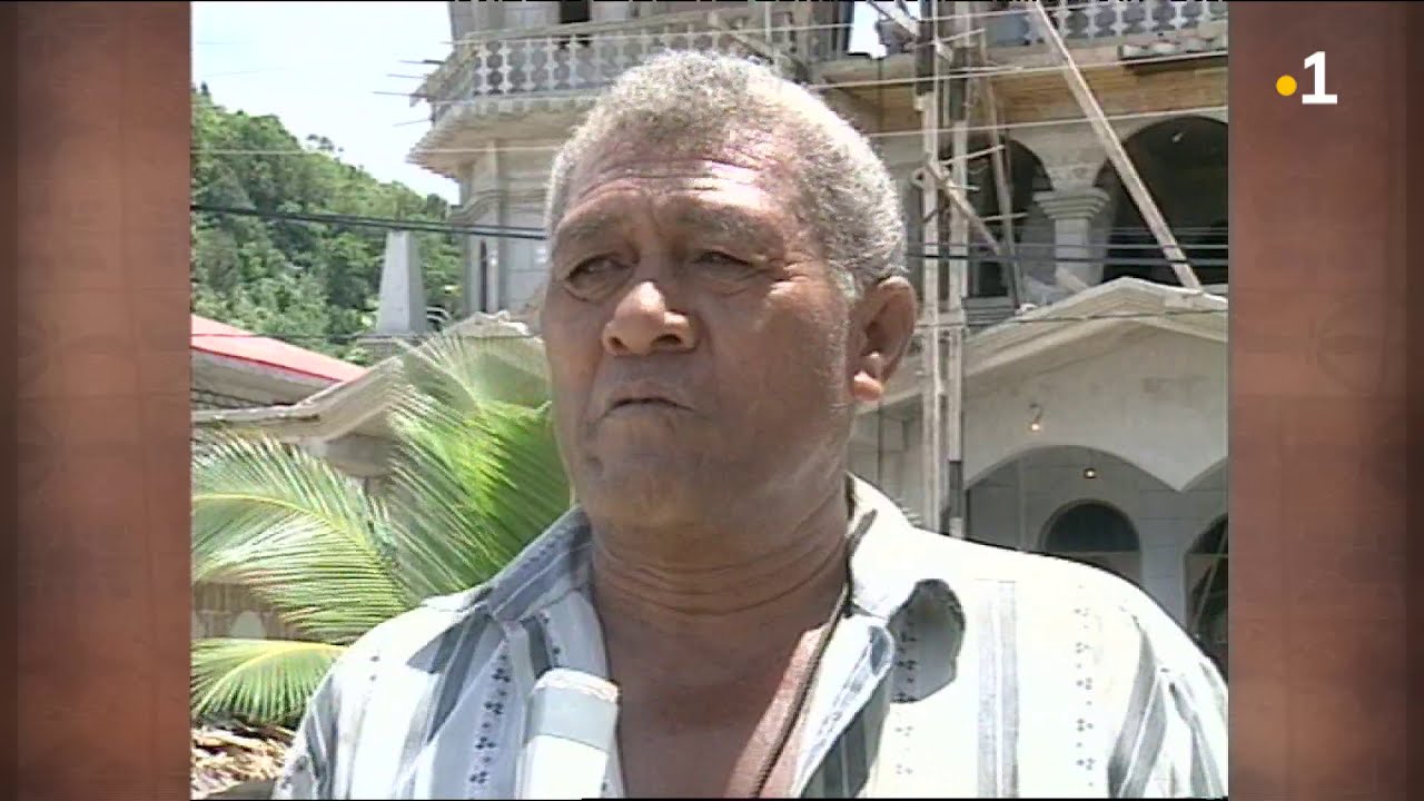 TALANOA: Manatu'i (Travaux église paroissiale Sigave 1995)
